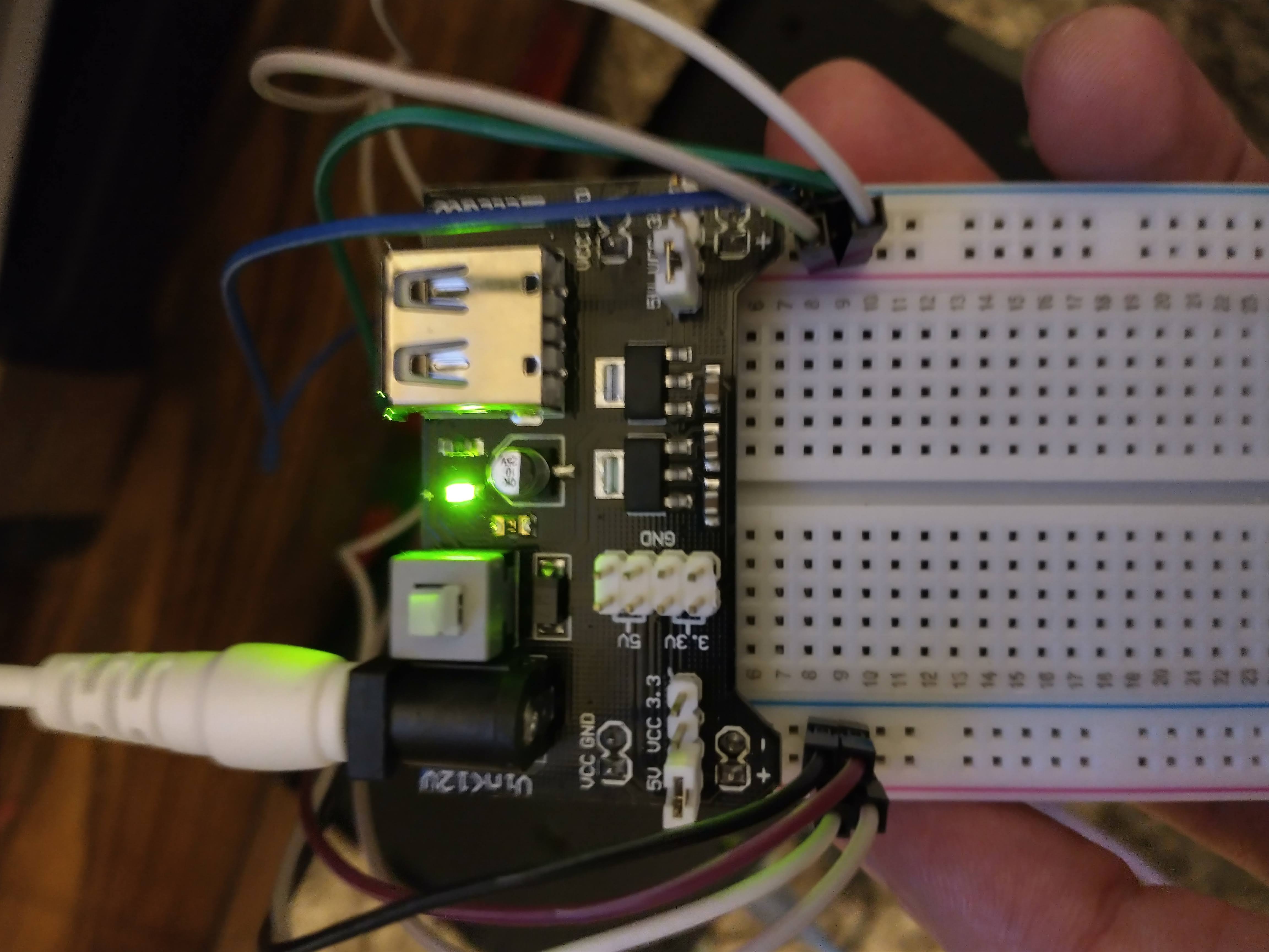 The cluster fan power supply